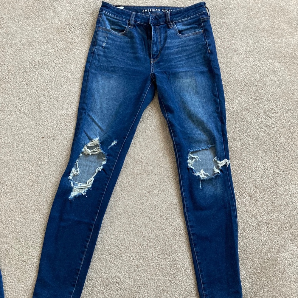 American Eagle blue ripped jeans
